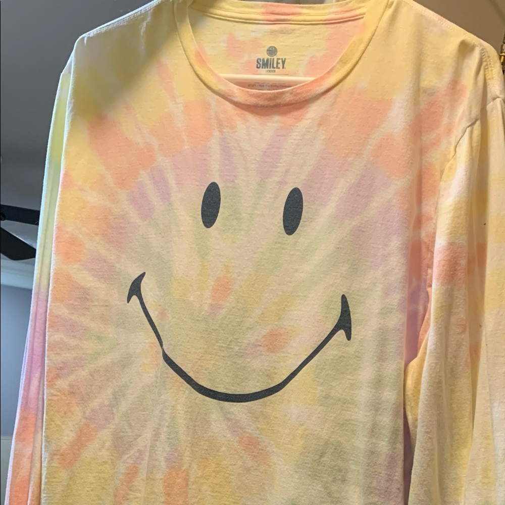 Smiley along Sleeve Tshirt